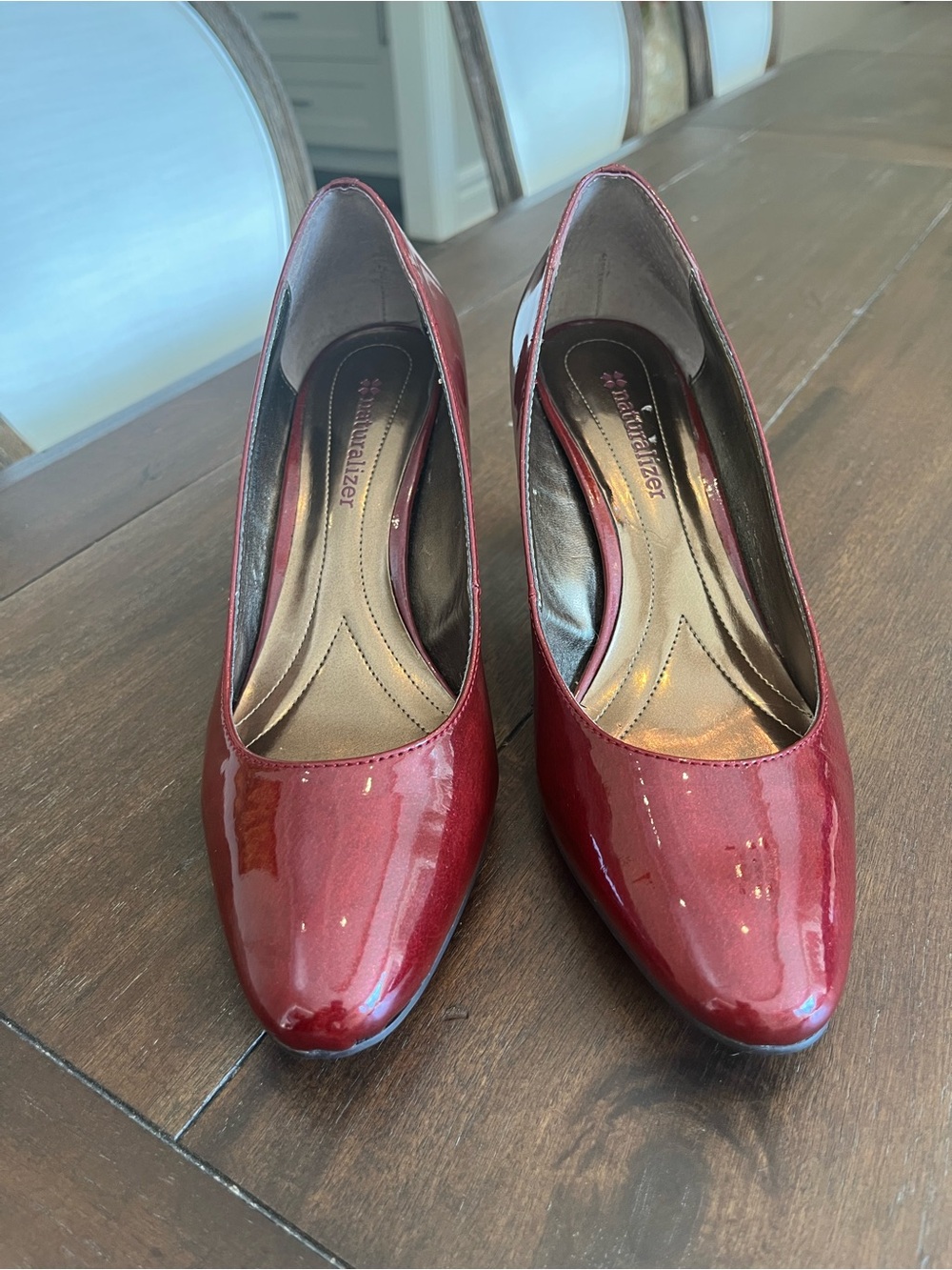 Naturalizer Women's Wine Patent Round-Toe Pumps 8W wide